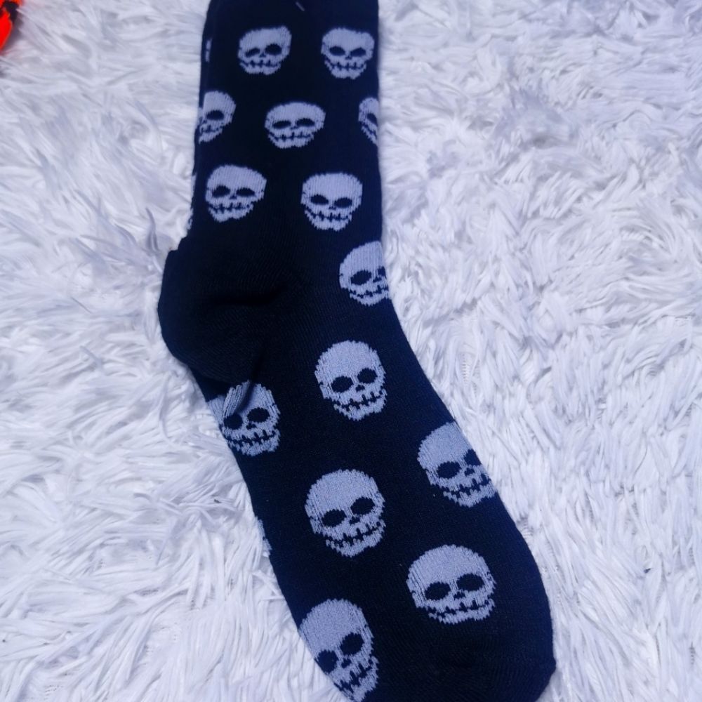 OG Goth skull socks🐍